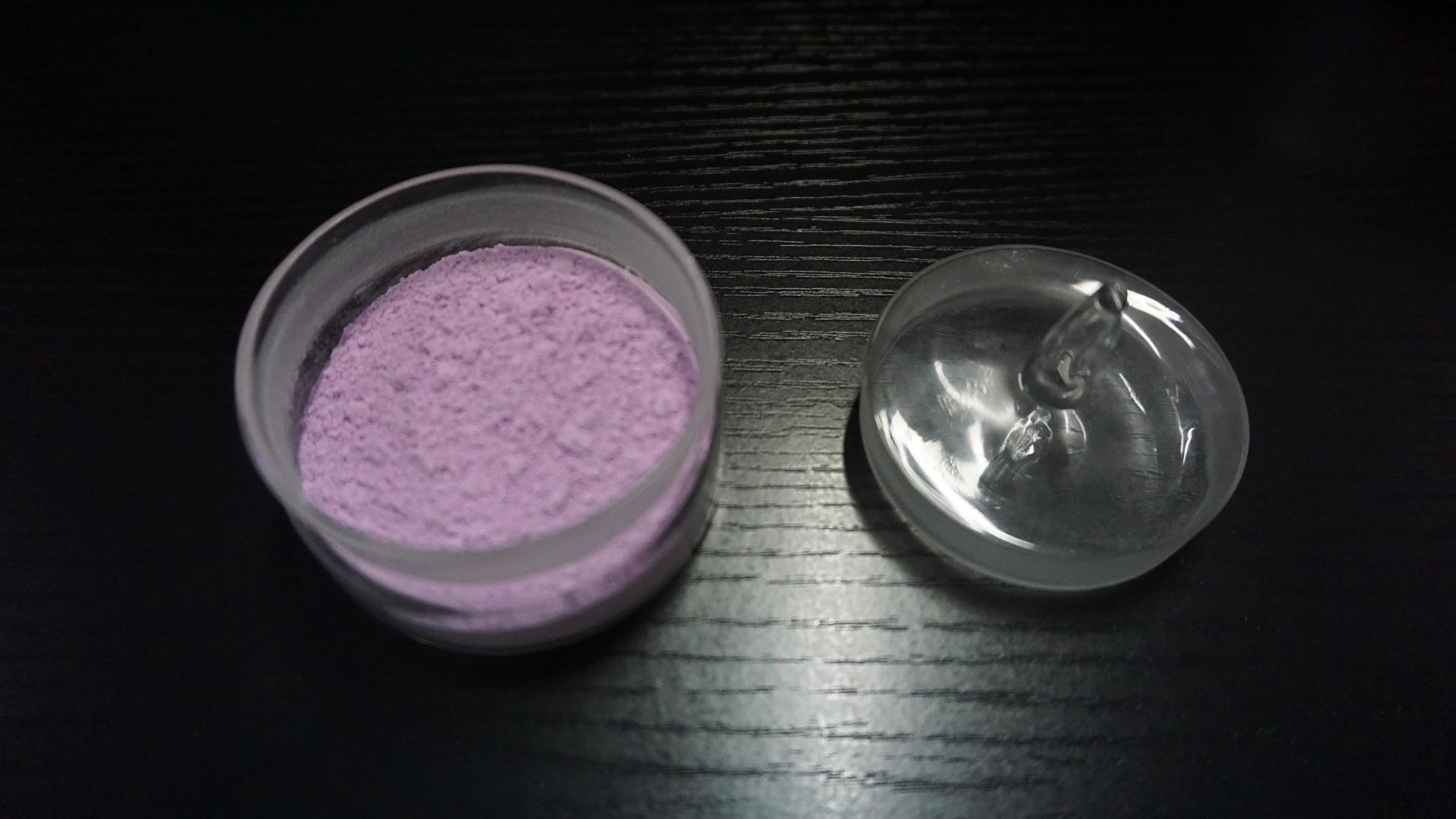 混合のプラスチック テーブルウェア原料を形成する暗い紫色のメラミン